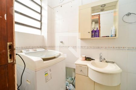 Banheiro da Suíte 2 de apartamento à venda com 3 quartos, 94m² em São Sebastião, Porto Alegre