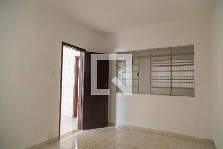 Quarto 2 de casa para alugar com 2 quartos, 80m² em Vila Fachini, São Paulo