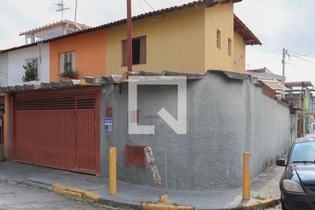 Fachada + plaquinha de casa à venda com 2 quartos, 60m² em Vila Amélia, São Paulo