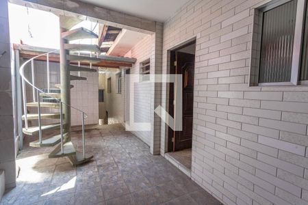 Quintal de casa à venda com 4 quartos, 280m² em Vila Nogueira, Diadema