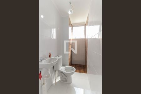 Banheiro de apartamento para alugar com 2 quartos, 44m² em Vila Lourdes, São Paulo