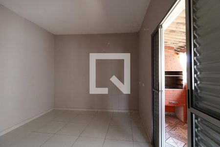 Quarto 2 de casa para alugar com 2 quartos, 63m² em Vila Palmares, Santo André