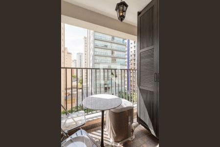 Varanda de kitnet/studio à venda com 1 quarto, 30m² em Indianópolis, São Paulo