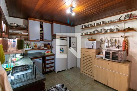 Cozinha de casa de condomínio à venda com 6 quartos, 456m² em Itacoatiara, Niterói