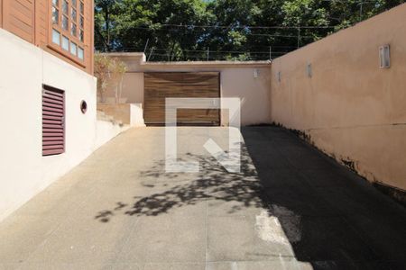 Garagem de casa à venda com 5 quartos, 370m² em São Luiz, Belo Horizonte