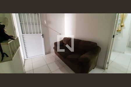 Sala de casa para alugar com 2 quartos, 48m² em Recanto das Rosas, Osasco
