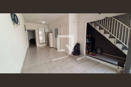 Garagem de casa para alugar com 2 quartos, 48m² em Recanto das Rosas, Osasco