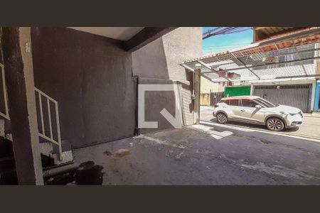 Garagem de casa para alugar com 2 quartos, 48m² em Recanto das Rosas, Osasco