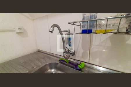 Cozinha de casa para alugar com 2 quartos, 48m² em Recanto das Rosas, Osasco