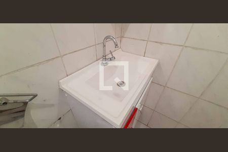 Banheiro da Suíte de casa para alugar com 2 quartos, 50m² em Recanto das Rosas, Osasco