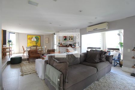 Sala de apartamento à venda com 3 quartos, 172m² em Indianópolis, São Paulo