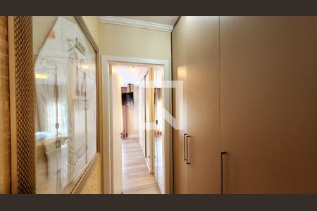 Corredor de casa de condomínio à venda com 3 quartos, 240m² em Jardim Ermida I, Jundiaí