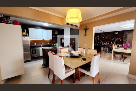 Sala de casa de condomínio à venda com 3 quartos, 240m² em Jardim Ermida I, Jundiaí