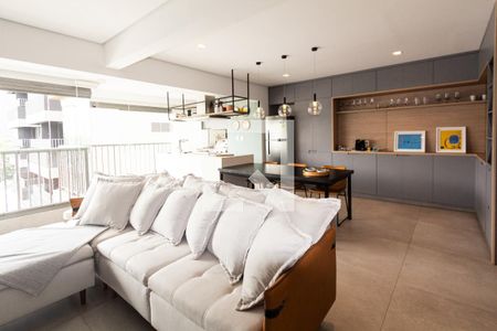 Sala/Cozinha de apartamento à venda com 1 quarto, 77m² em Moema, São Paulo