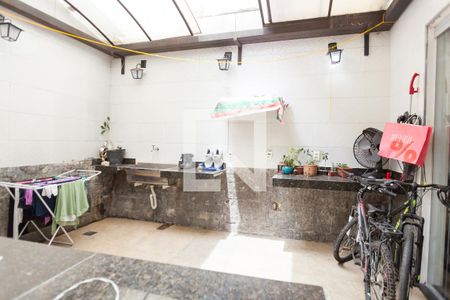 Quintal de casa à venda com 3 quartos, 360m² em Santa Ines, Belo Horizonte