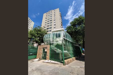 Postaria e Fachada de apartamento à venda com 2 quartos, 58m² em Parque Bristol, São Paulo