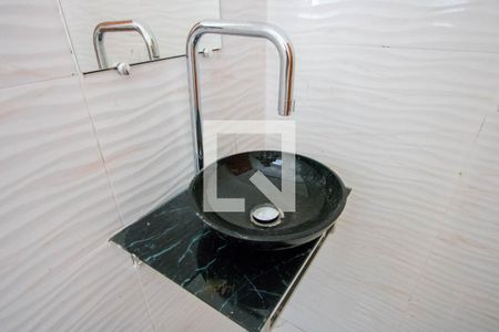 Banheiro de apartamento para alugar com 2 quartos, 42m² em Jardim Irene, Santo André