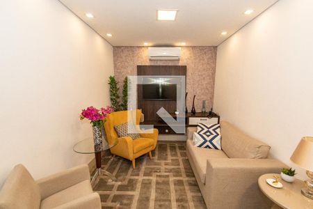 Sala de casa à venda com 6 quartos, 156m² em Ipiranga, São Paulo