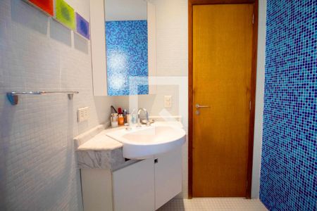 Banheiro da Suíte 2 de casa à venda com 5 quartos, 451m² em Vila Ida, São Paulo