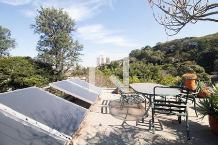 Vista da Suíte 3 de casa à venda com 5 quartos, 451m² em Vila Ida, São Paulo