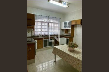 Casa à venda com 4 quartos, 300m² em Parque Sao Domingos, São Paulo