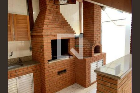 Casa à venda com 4 quartos, 300m² em Parque Sao Domingos, São Paulo