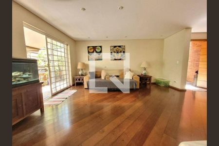 Casa à venda com 3 quartos, 270m² em Jardim Leonor, São Paulo