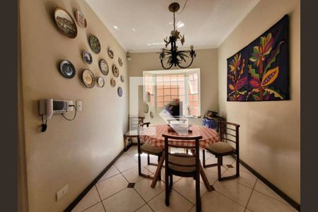 Casa à venda com 3 quartos, 270m² em Jardim Leonor, São Paulo