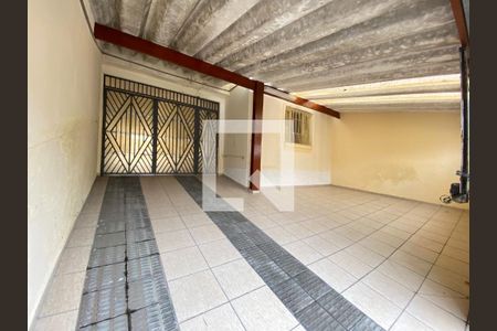 Casa à venda com 3 quartos, 224m² em Vila Ivone, São Paulo