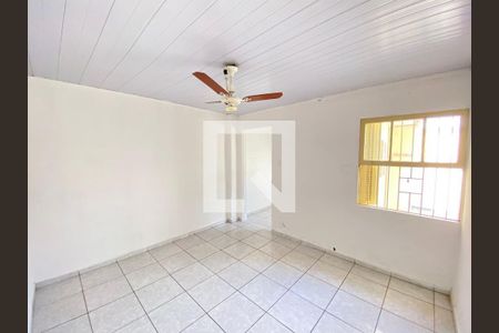 Casa à venda com 3 quartos, 224m² em Vila Ivone, São Paulo