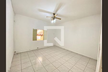 Casa à venda com 3 quartos, 224m² em Vila Ivone, São Paulo