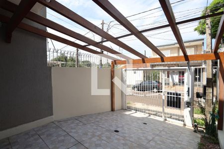 Área externa de casa à venda com 2 quartos, 87m² em São José, Canoas