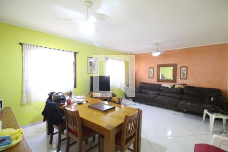 Sala 1 de casa de condomínio para alugar com 5 quartos, 168m² em Taquara, Rio de Janeiro