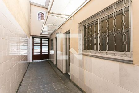 Corredor de casa à venda com 3 quartos, 132m² em Vila Fernandes, São Paulo