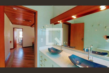 Foto 16 de casa à venda com 4 quartos, 300m² em Vila Sonia, São Paulo