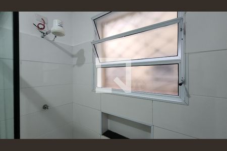 Chuveiro de apartamento para alugar com 1 quarto, 75m² em Paquetá, Santos