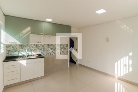 Sala e Cozinha de casa para alugar com 2 quartos, 81m² em Vila Nivi, São Paulo