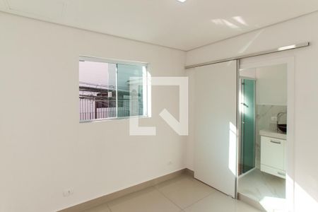 Suíte de casa para alugar com 2 quartos, 81m² em Vila Nivi, São Paulo