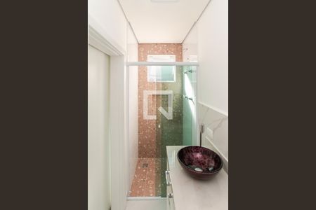 Banheiro da Suíte de casa para alugar com 2 quartos, 81m² em Vila Nivi, São Paulo
