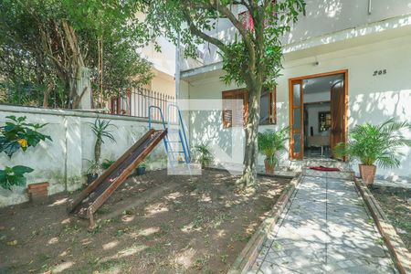Quintal de casa à venda com 4 quartos, 200m² em Morro Santana, Porto Alegre