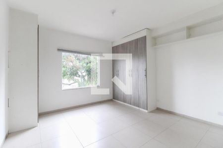 Quarto 1 de casa para alugar com 2 quartos, 120m² em Jardim das Oliveiras, São Paulo