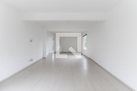 Sala de casa para alugar com 2 quartos, 120m² em Jardim das Oliveiras, São Paulo