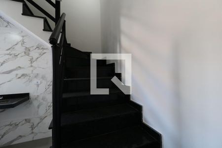 Escada de apartamento para alugar com 2 quartos, 115m² em Vila Eldizia, Santo André