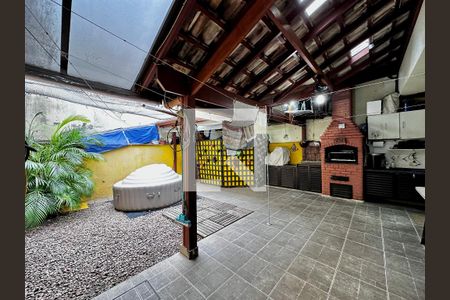 Quintal de casa para alugar com 4 quartos, 204m² em Jardim das Acacias, São Paulo