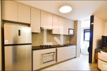 Cozinha de apartamento para alugar com 1 quarto, 55m² em Lourdes, Belo Horizonte