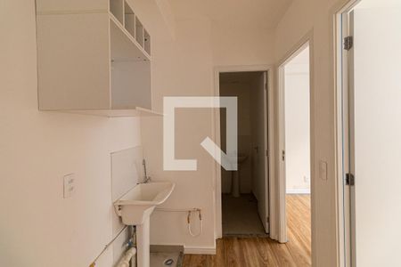 Sala/Cozinha/Área de Serviço de apartamento para alugar com 2 quartos, 33m² em Vila Guilhermina, São Paulo