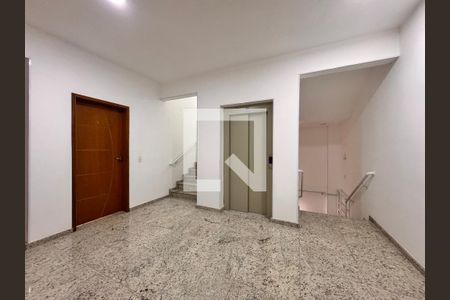 Hall de entrada de apartamento para alugar com 3 quartos, 90m² em Vila Assunção, Santo André