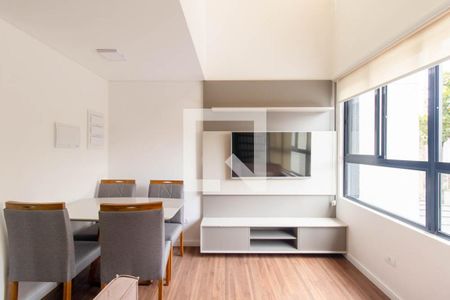 Sala/Cozinha de apartamento para alugar com 1 quarto, 40m² em Água Verde, Curitiba