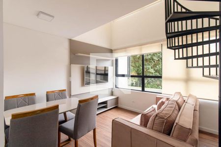 Sala/Cozinha de apartamento para alugar com 1 quarto, 40m² em Água Verde, Curitiba