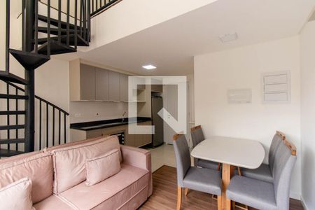 Sala/Cozinha de apartamento para alugar com 1 quarto, 40m² em Água Verde, Curitiba